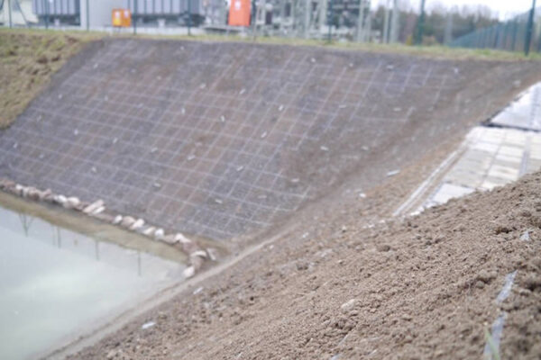 Erosionsschutz eines Regenrückhaltebeckens